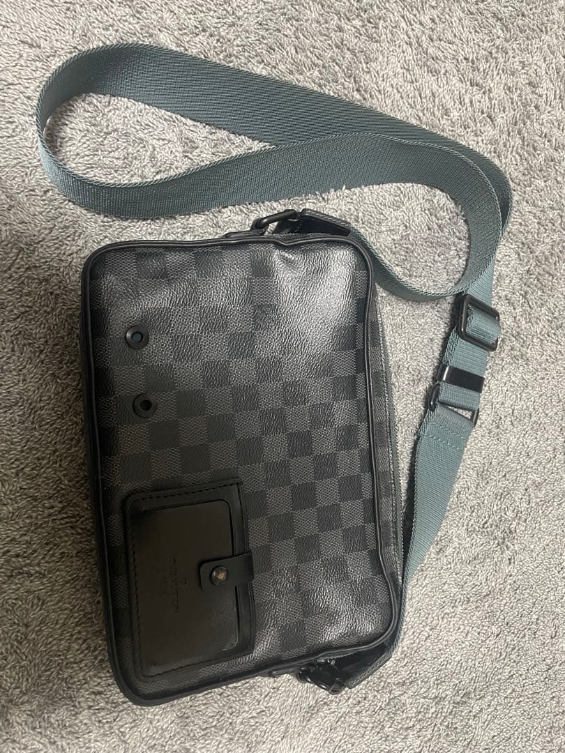 ルイ・ヴィトン　ブラック チェック柄 メッセンジャーバッグ