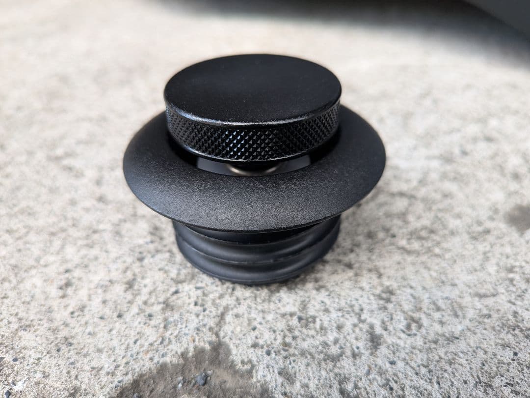 サドルマン　ハーレー　スポーツスター用シート　セキュリティスクリュー＋おまけ