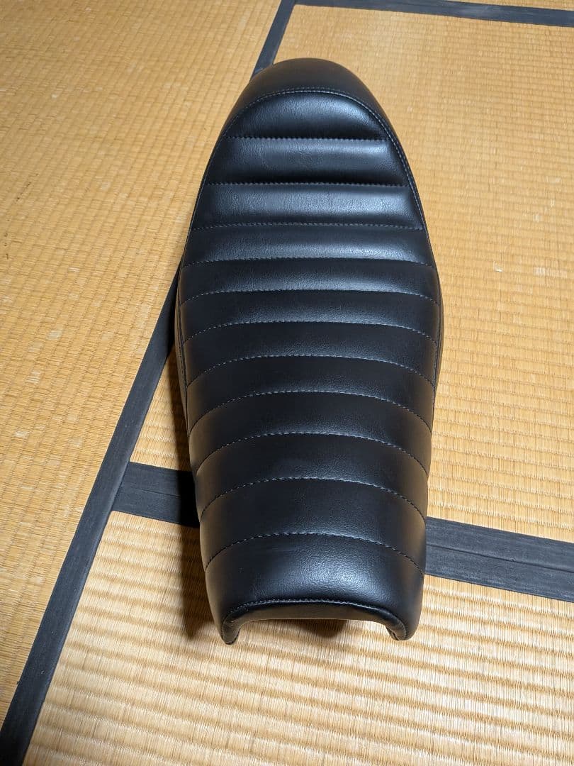 サドルマン　ハーレー　スポーツスター用シート　セキュリティスクリュー＋おまけ