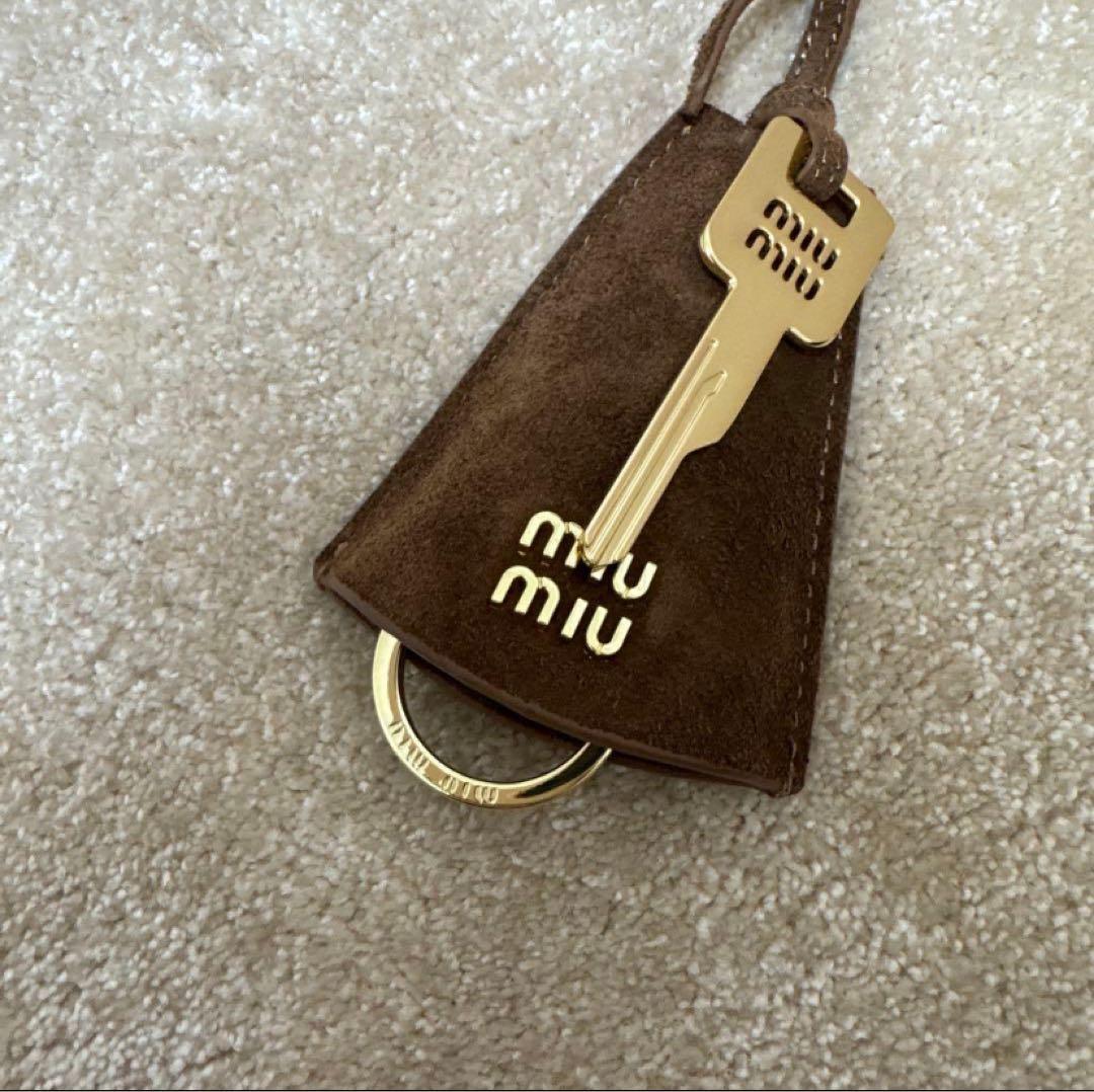 MIU MIU スエードトリック　　ブラウン