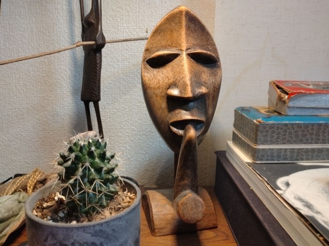 アフリカ　プリミティブアート　パスポートマスク　置物