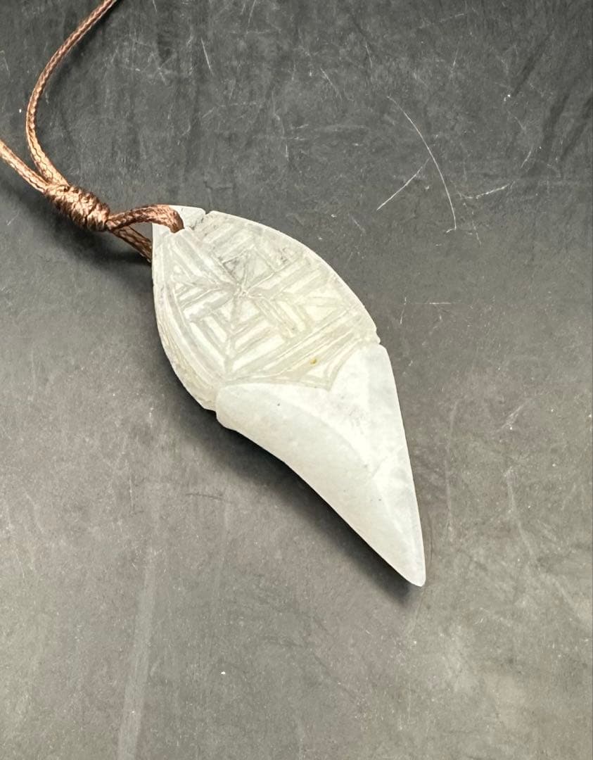 2026.1.20no.2神獣霊牙　糸魚川白翡翠