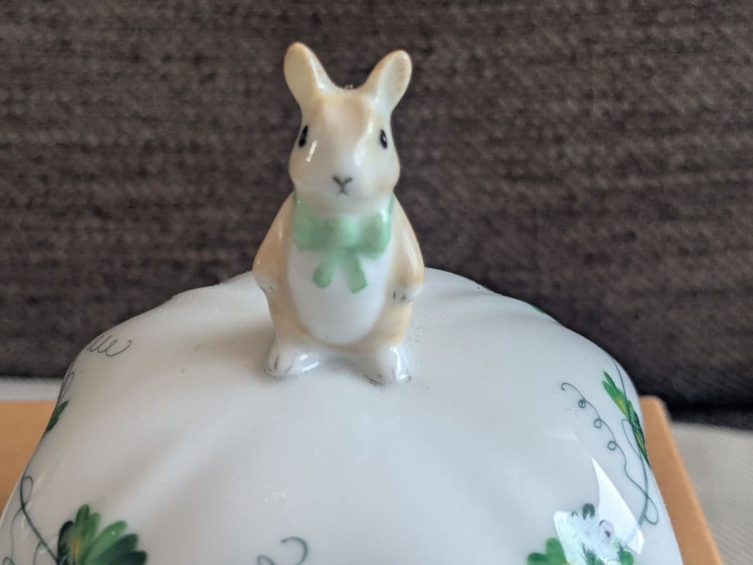 ヘレンド社製可愛いウサギの陶器置物