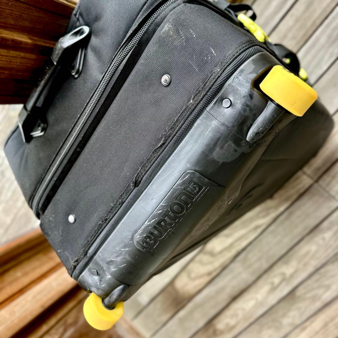 Burton 大容量キャリーカート チェック柄