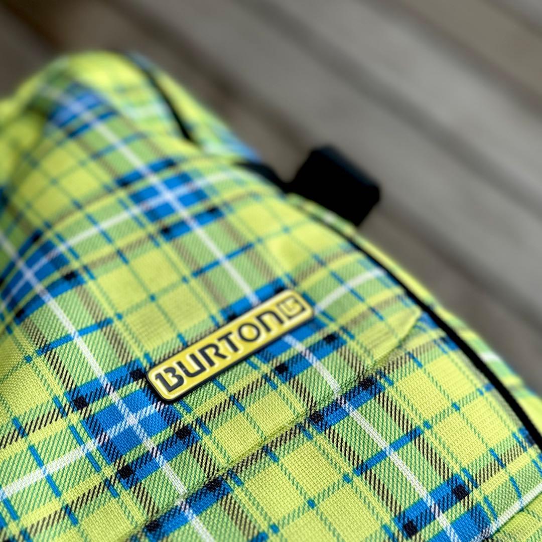 Burton 大容量キャリーカート チェック柄