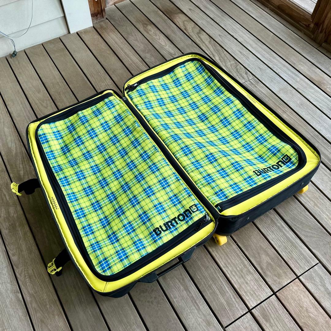 Burton 大容量キャリーカート チェック柄