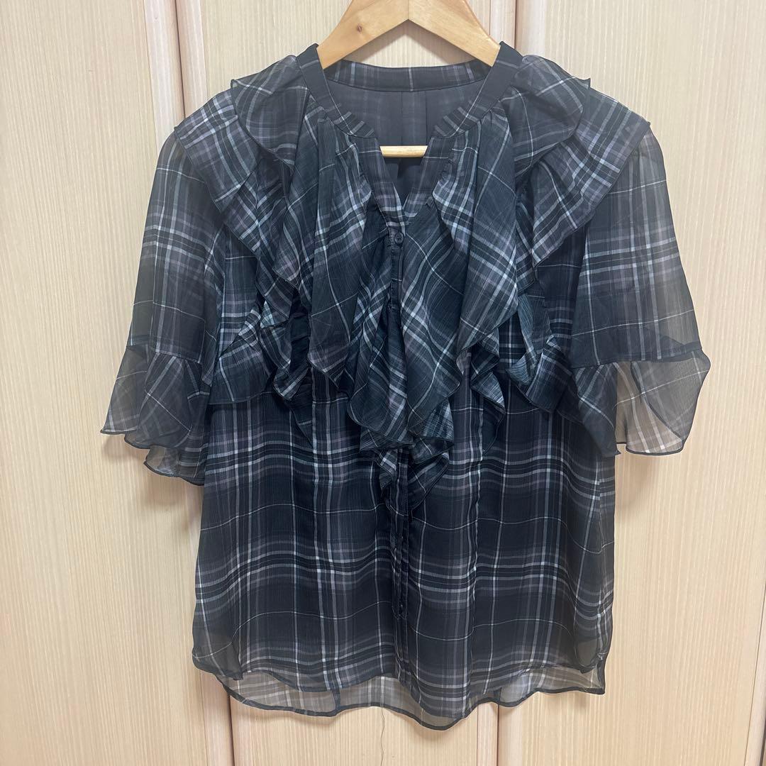 美品　JUSGLITTY シアーチェックブラウス