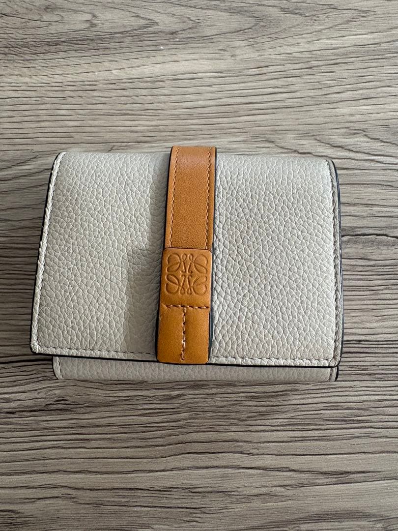 LOEWE ロエベ トライフォールド　ウォレット ソフトグレインカーフ