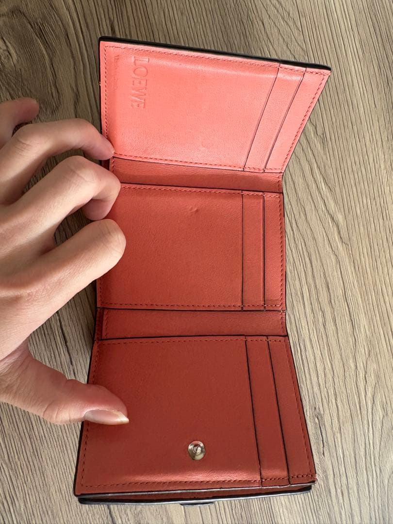 LOEWE ロエベ トライフォールド　ウォレット ソフトグレインカーフ