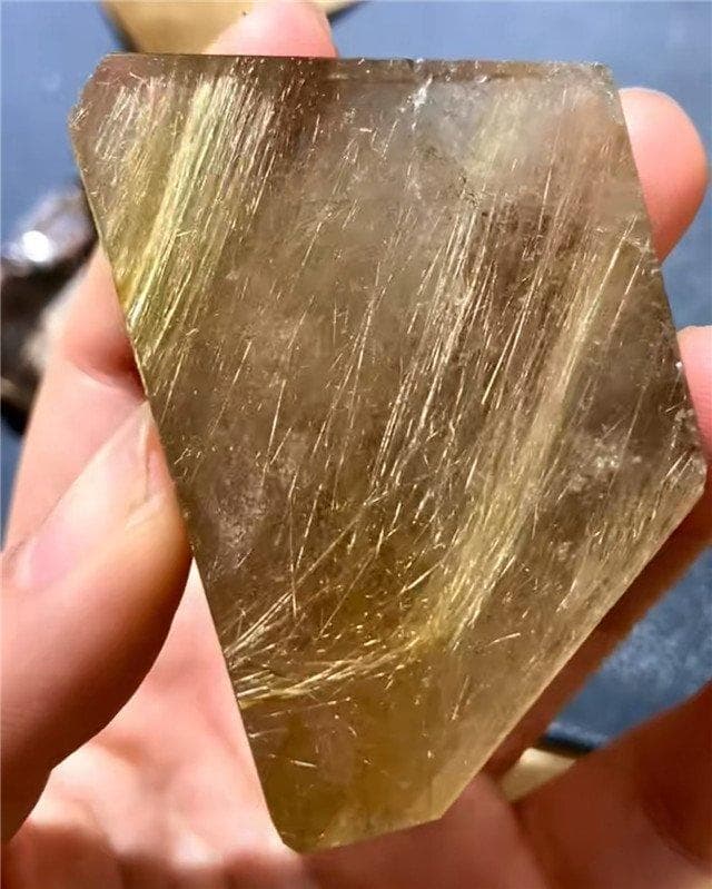 AAA級天然ゴールドルチルクォーツ原石B0124/F339/199A