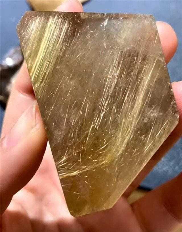 AAA級天然ゴールドルチルクォーツ原石B0124/F339/199A