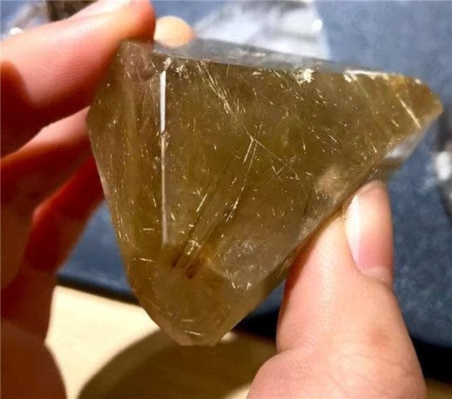 AAA級天然ゴールドルチルクォーツ原石B0124/F339/199A