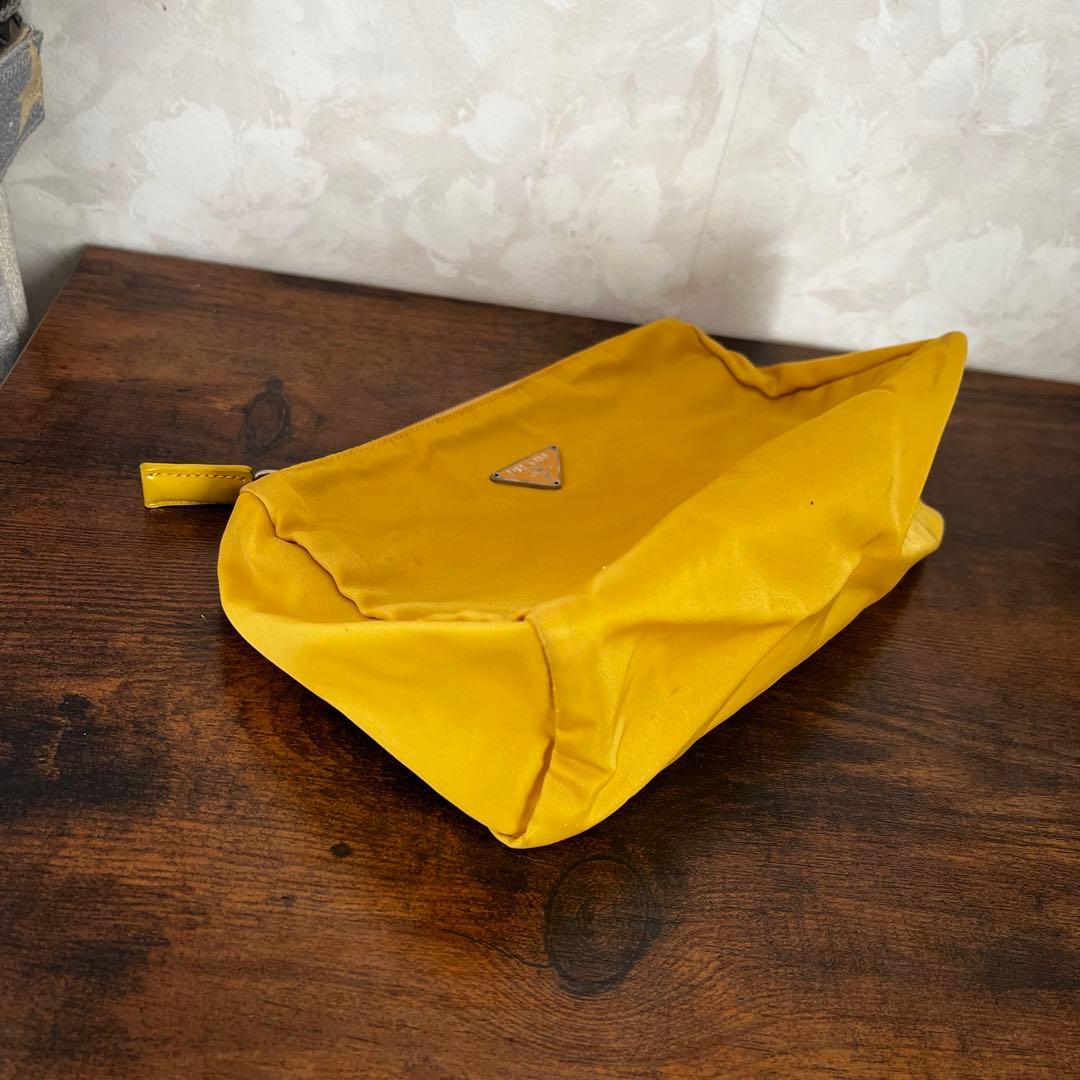 PRADA プラダ 三角プレート テスート ナイロン メイクポーチ イエロー