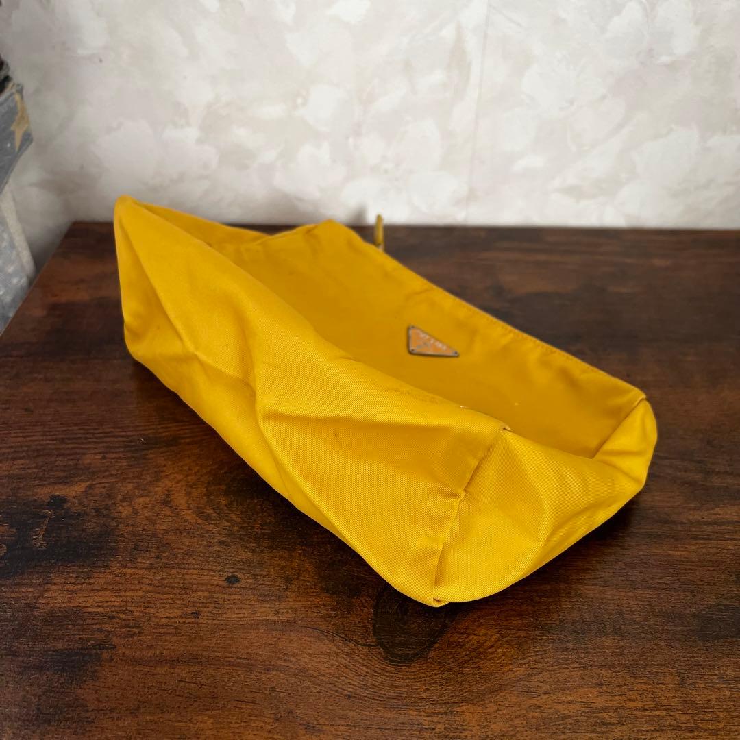 PRADA プラダ 三角プレート テスート ナイロン メイクポーチ イエロー