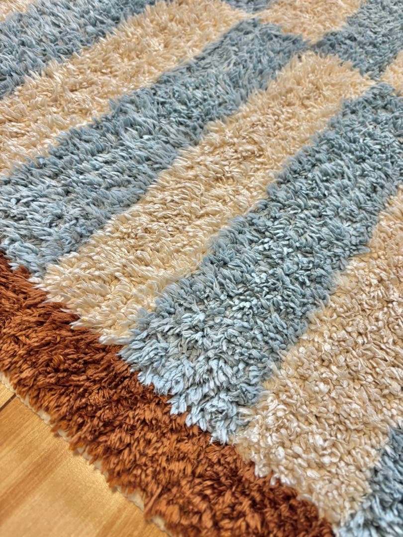 【美品】国内非売品！韓国インテリア　ラグ