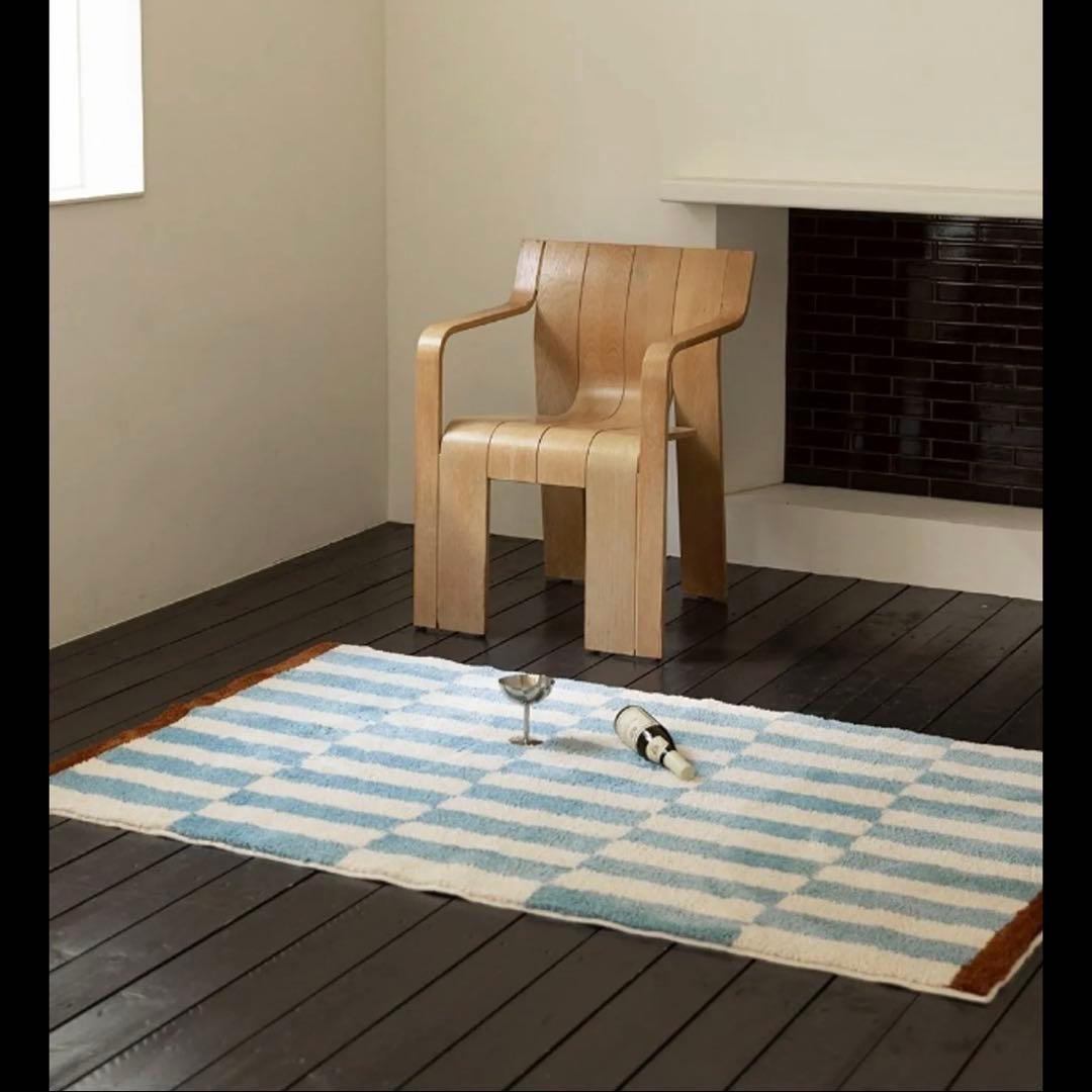 【美品】国内非売品！韓国インテリア　ラグ