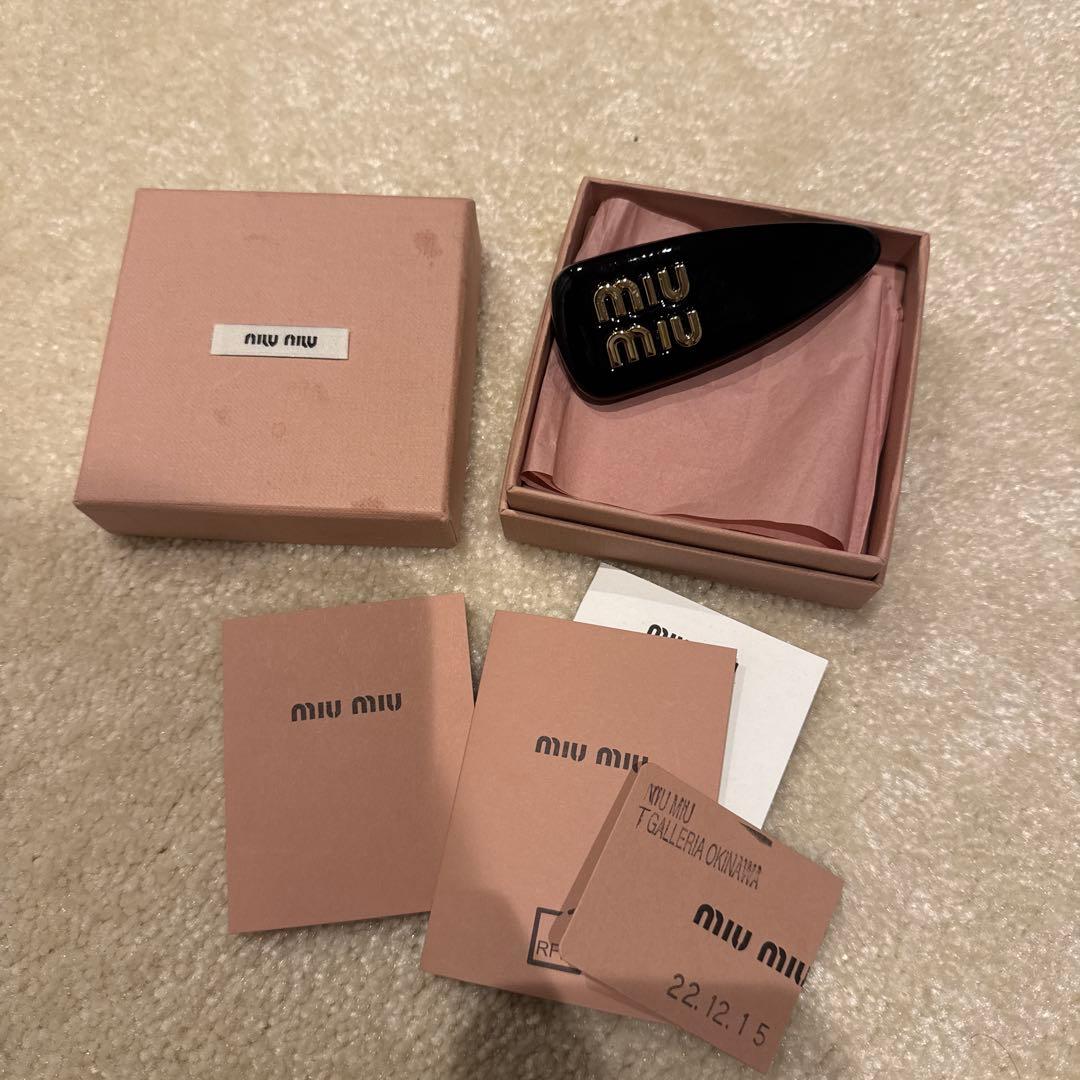 miumiuヘアバレッタ