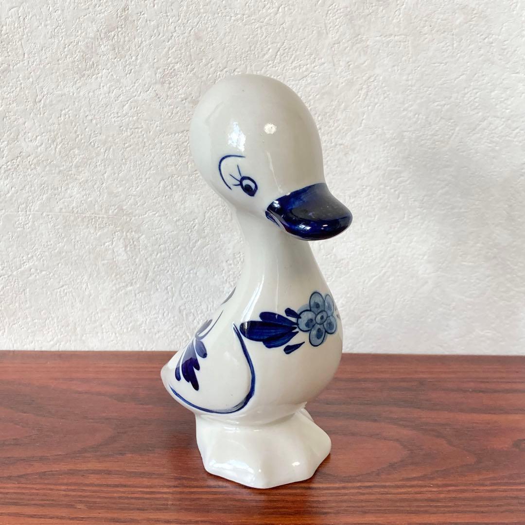 デルフトブルーのアヒル　陶器　置物　オブジェ　ハンドペイント