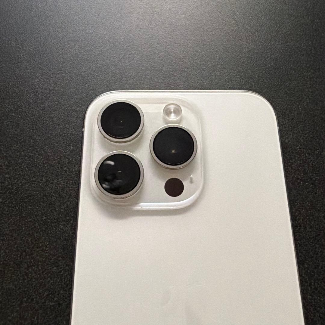 iPhone 15 pro 256GB ホワイトチタニウム
