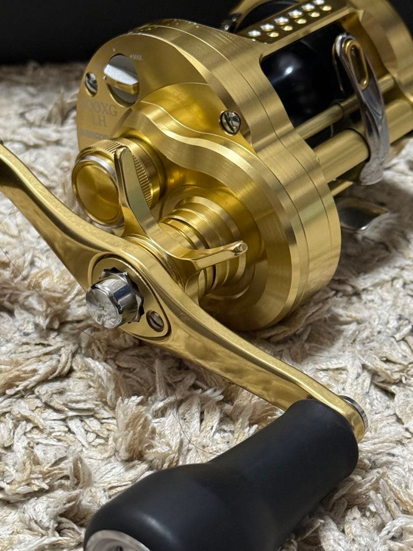 シマノ カルカッタコンクエストMD 400XGLH ベイトリール　右ハンドル