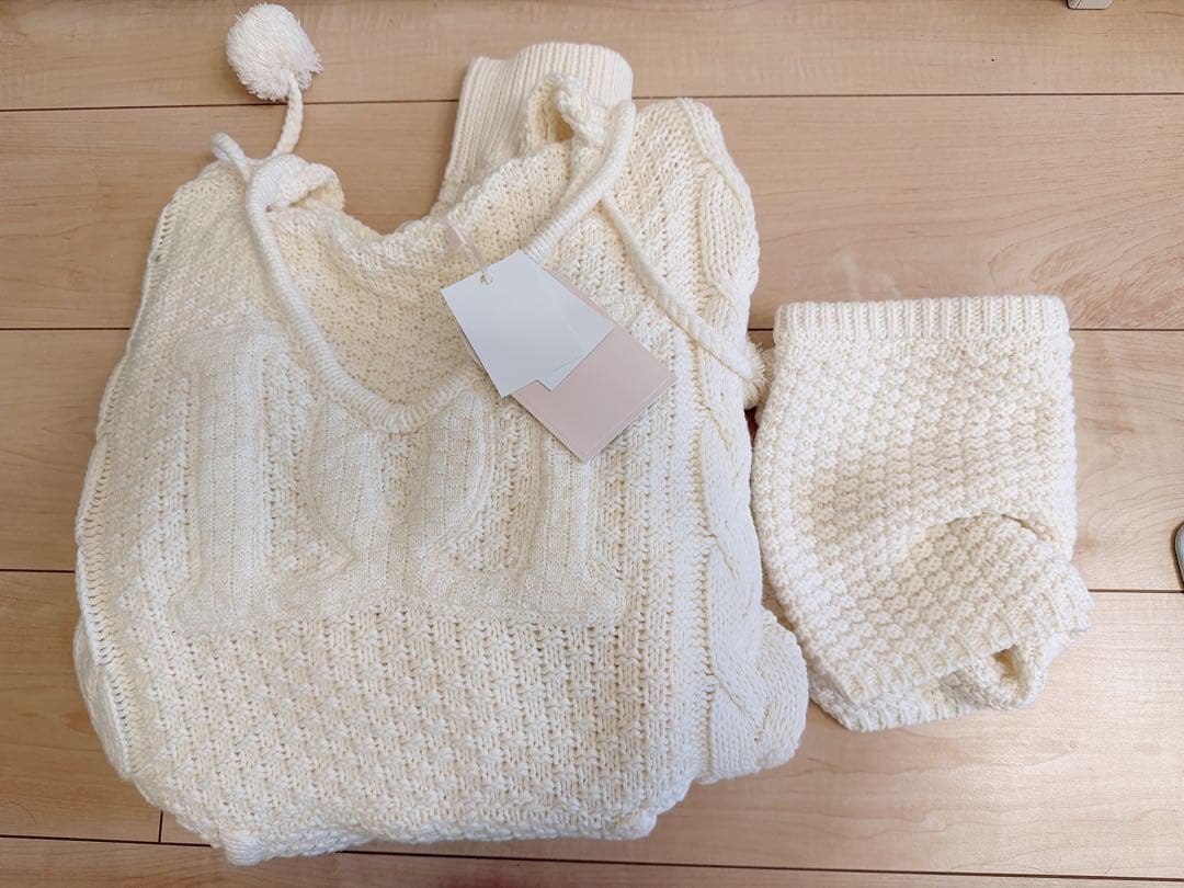 最終値下げ♥新品未使用 ダーリッチ ケーブルDDロゴVネックニットフーディ