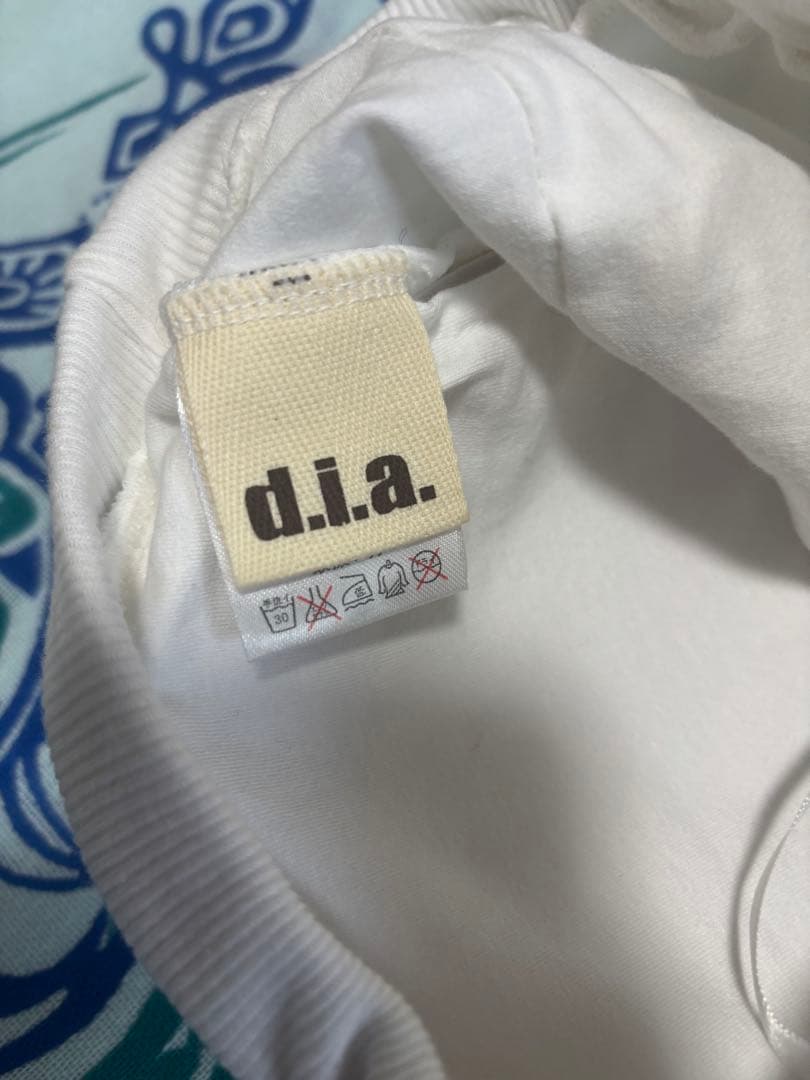 d.i.a. ホワイト レースアップ ベアトップ