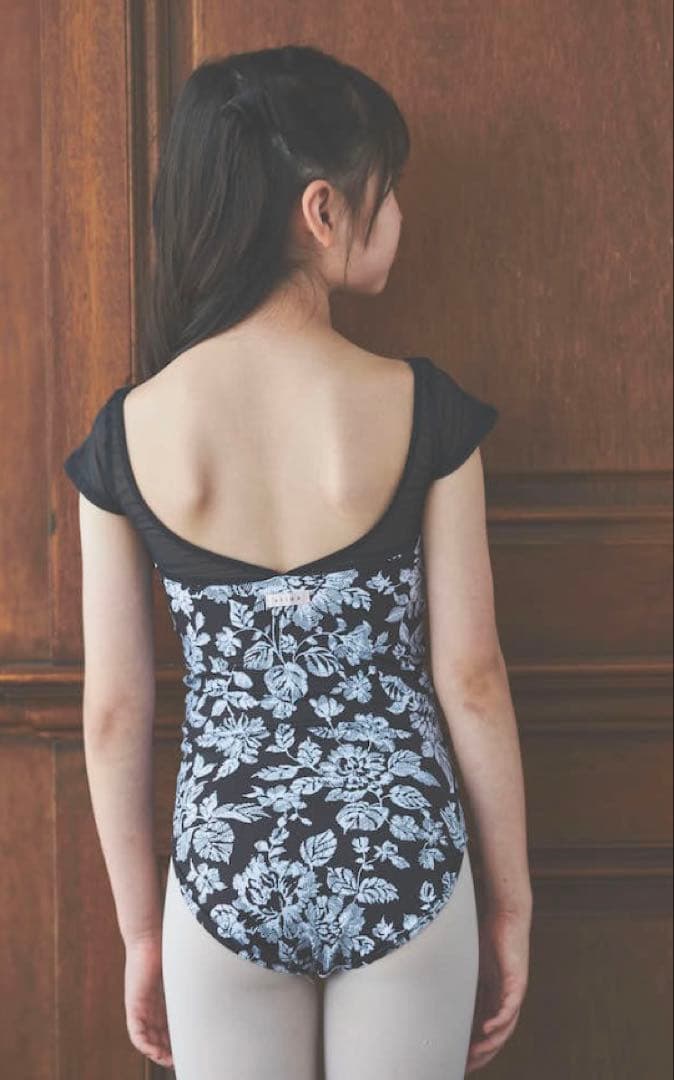 美品　stina スティナ レオタード