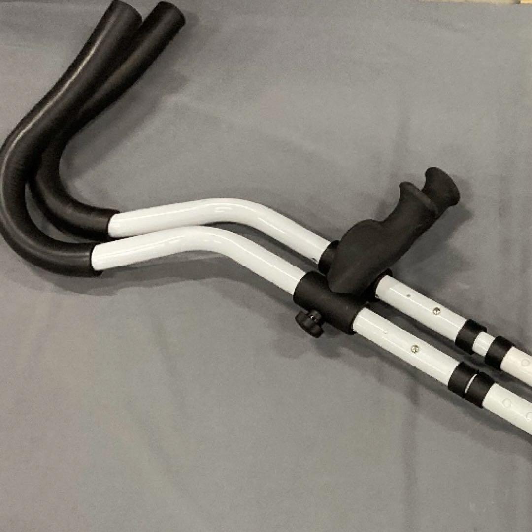 ミレニアムプロ　折りたたみ式　松葉杖　2本　ホワイト　高さ調整可能