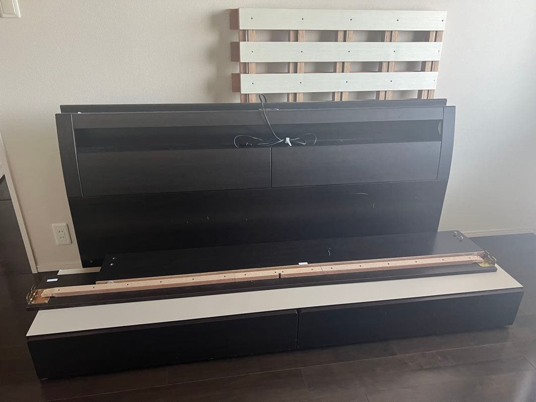 ニトリ クイーンベッド　フレームのみ 収納２つ付き