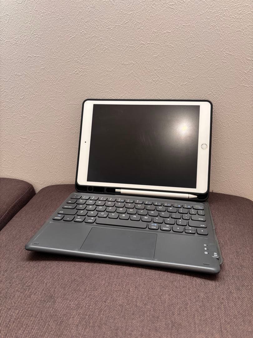 《値引き!》iPad 第7世代 Wi-Fiモデル（32GB） +Keyboard