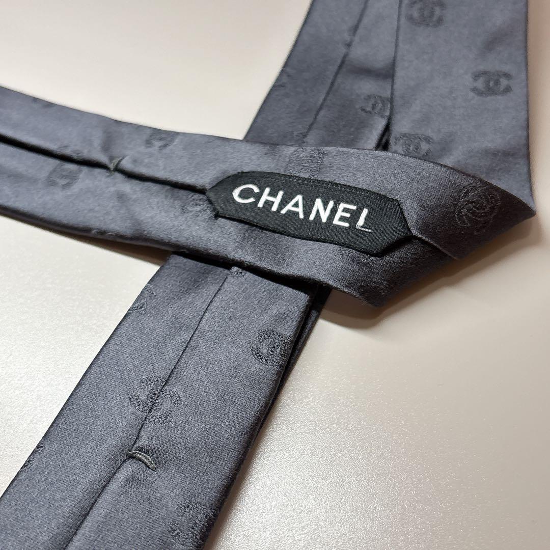 CHANEL 5.0 ナロータイ ココマーク ソリッド シルバーグレー シルク