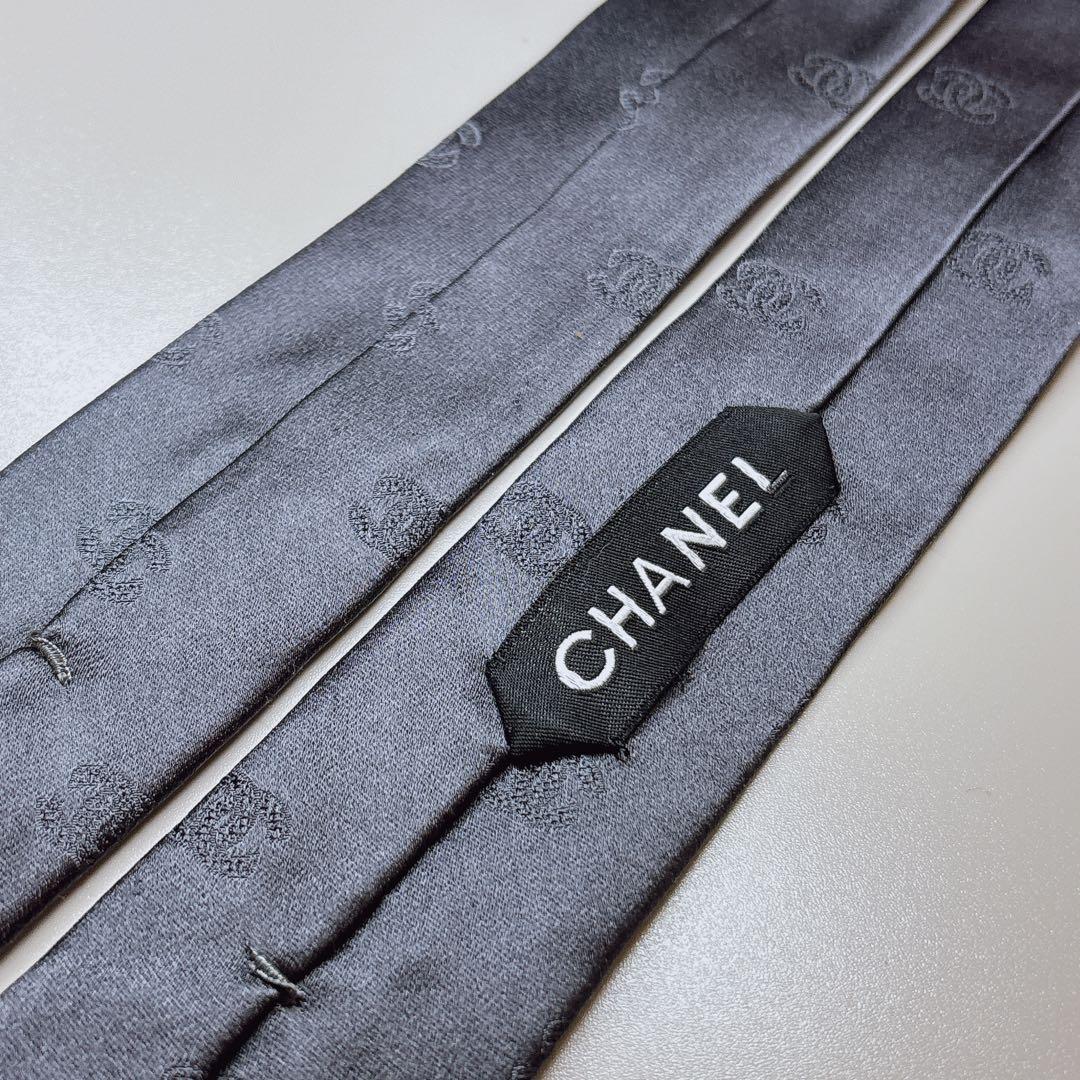 CHANEL 5.0 ナロータイ ココマーク ソリッド シルバーグレー シルク