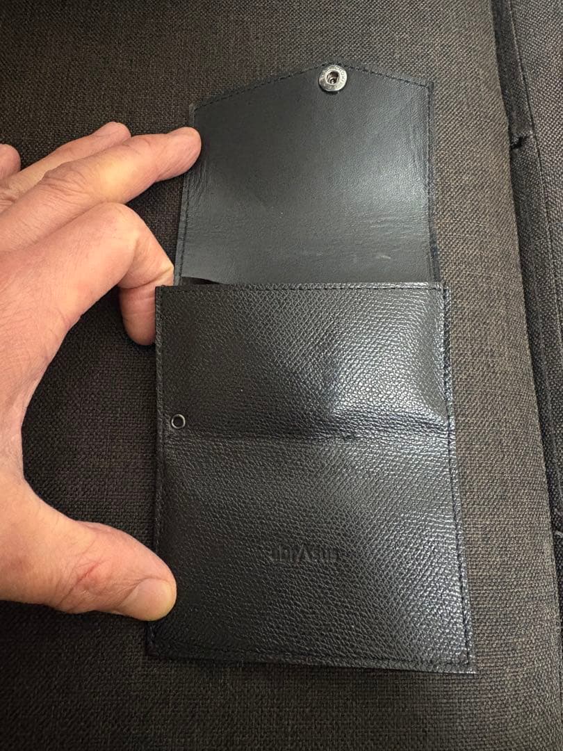 abrAsus AirTagも入る小さい財布