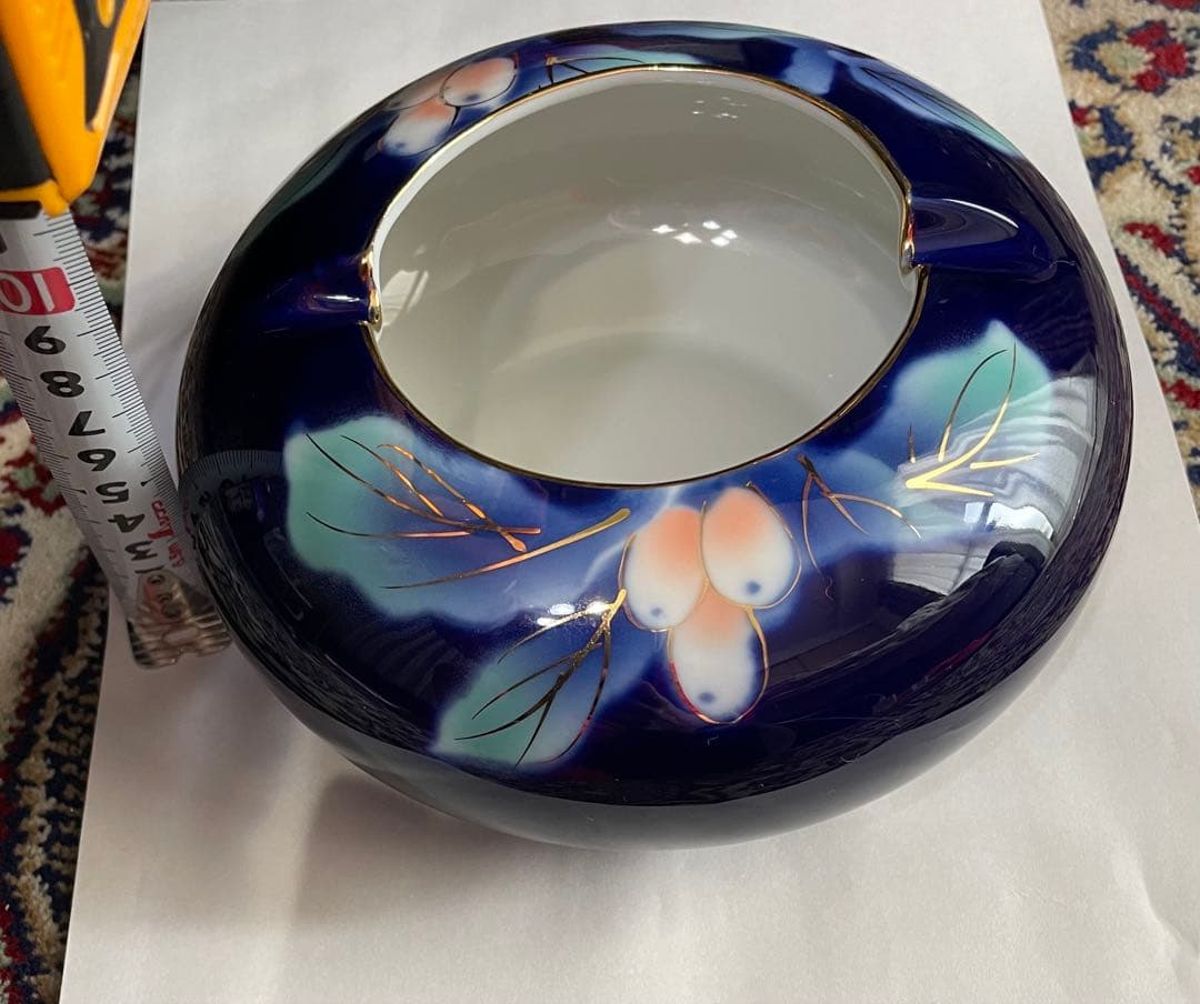 青色花柄置き型灰皿