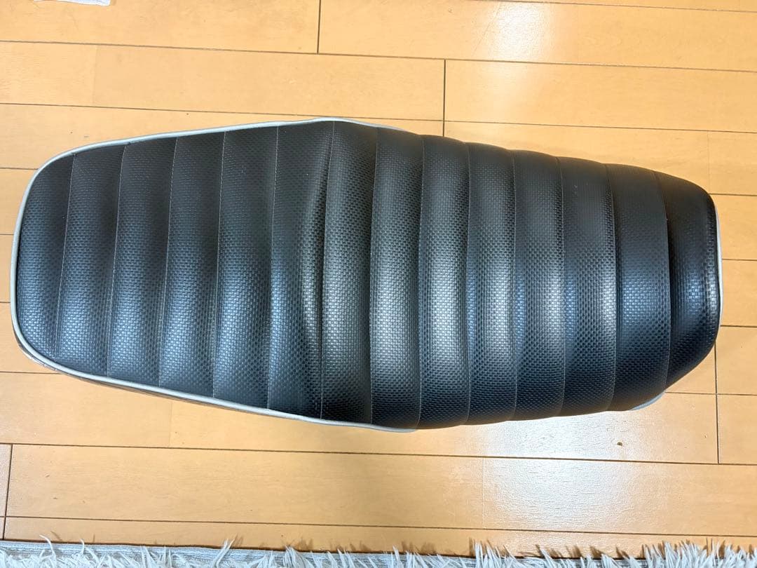 cb400sf nc42 純正張替え　カスタムシート　タックロールシート
