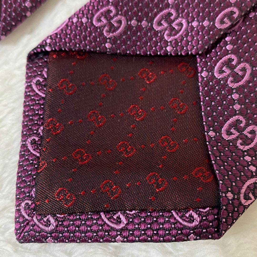 極美品　定番 GUCCI ネクタイ シルク100% GG柄 ビー ナロータイ