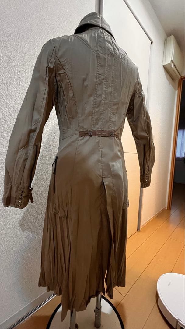 マリテフランソワジルボーベージュ フロントボタン ロングコート