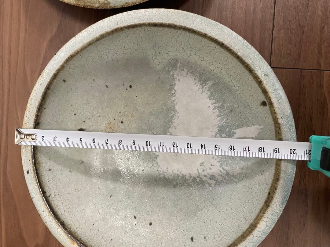 小林徹也さん　石皿