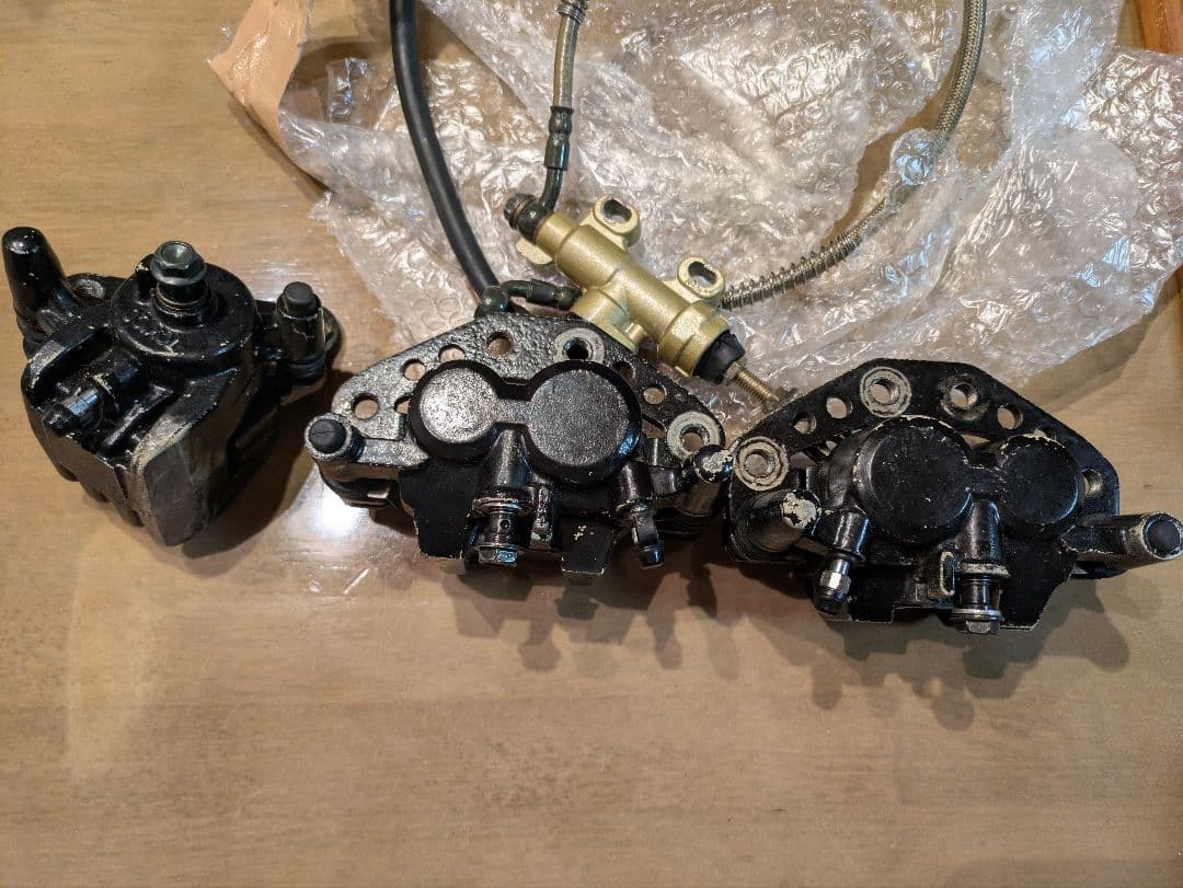 ゼファー400ブレーキキャリパー前後　リアマスターシリンダーセット