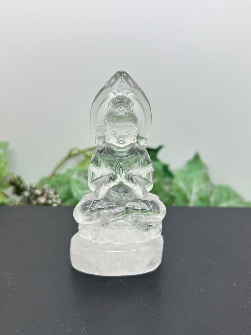 天然石水晶　観音菩薩様置物　No.2334