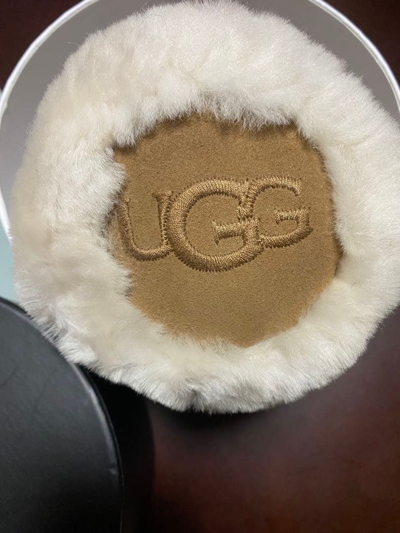 UGG 新品タグ付　イヤーマフ チェスナット