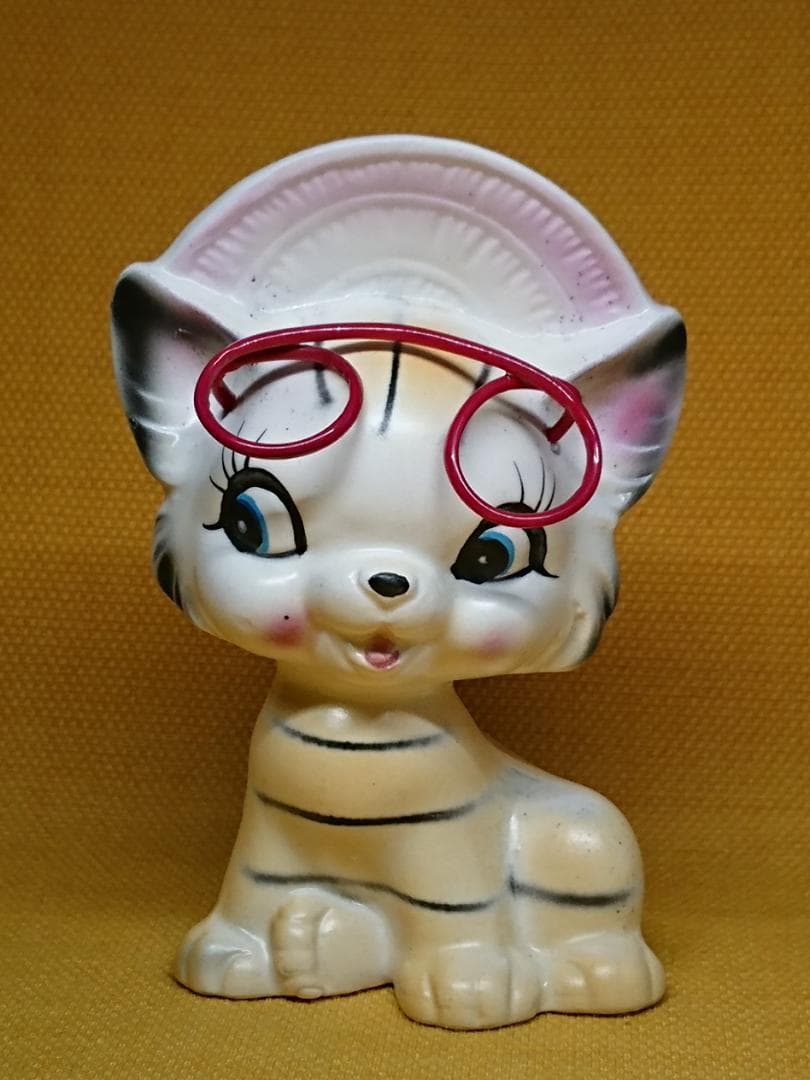 ネコ　猫　白猫　陶器　オブジェ　置物　インテリア　工芸品　美術品　A3326