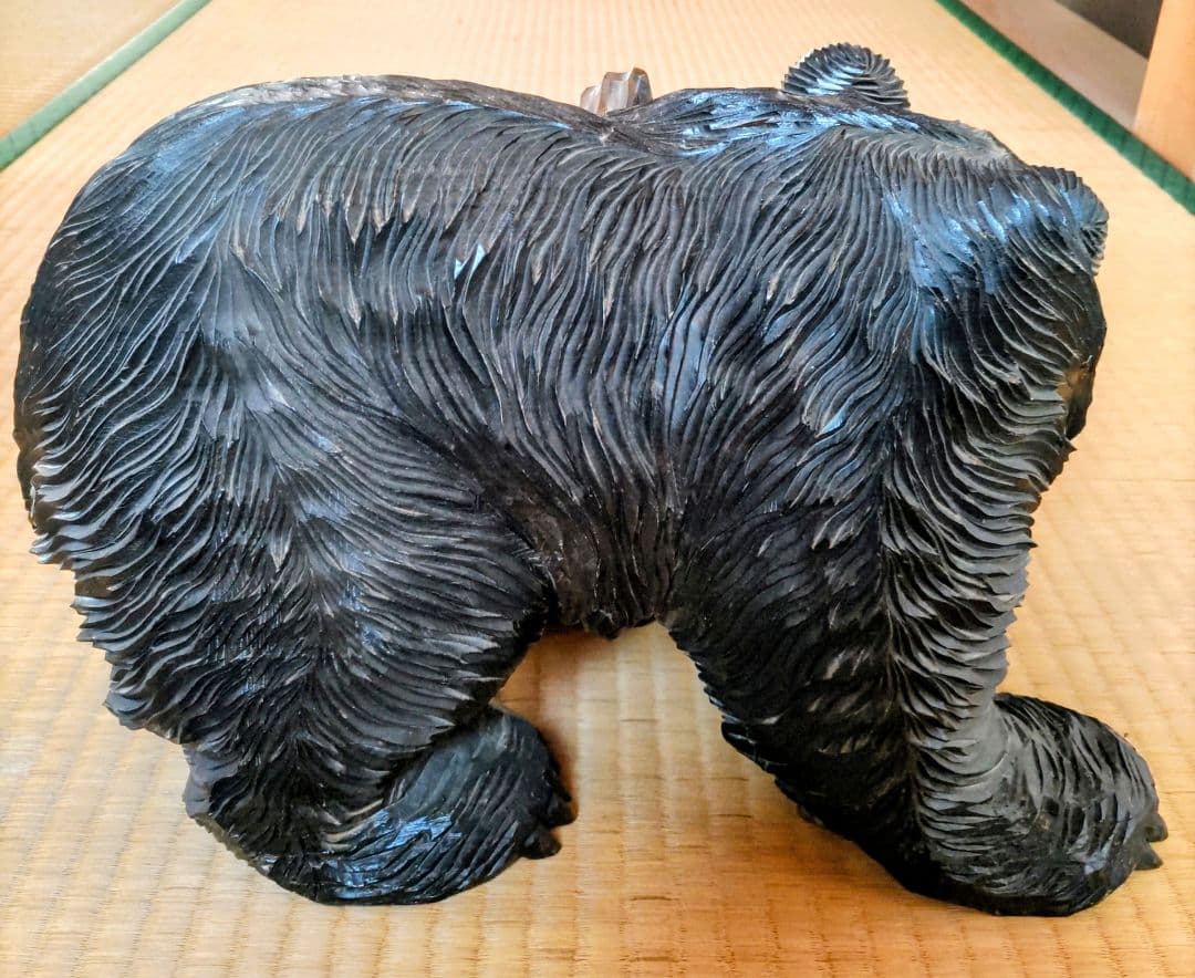 木彫りクマと鮭の置物 約38cm