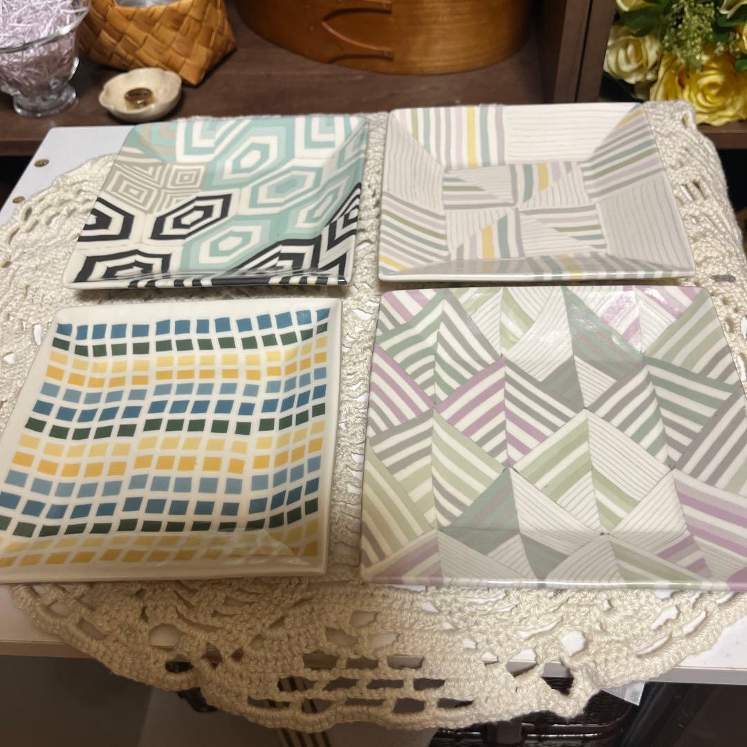 ハラダマホ　練り上げ　幾何学模様の皿4枚セット