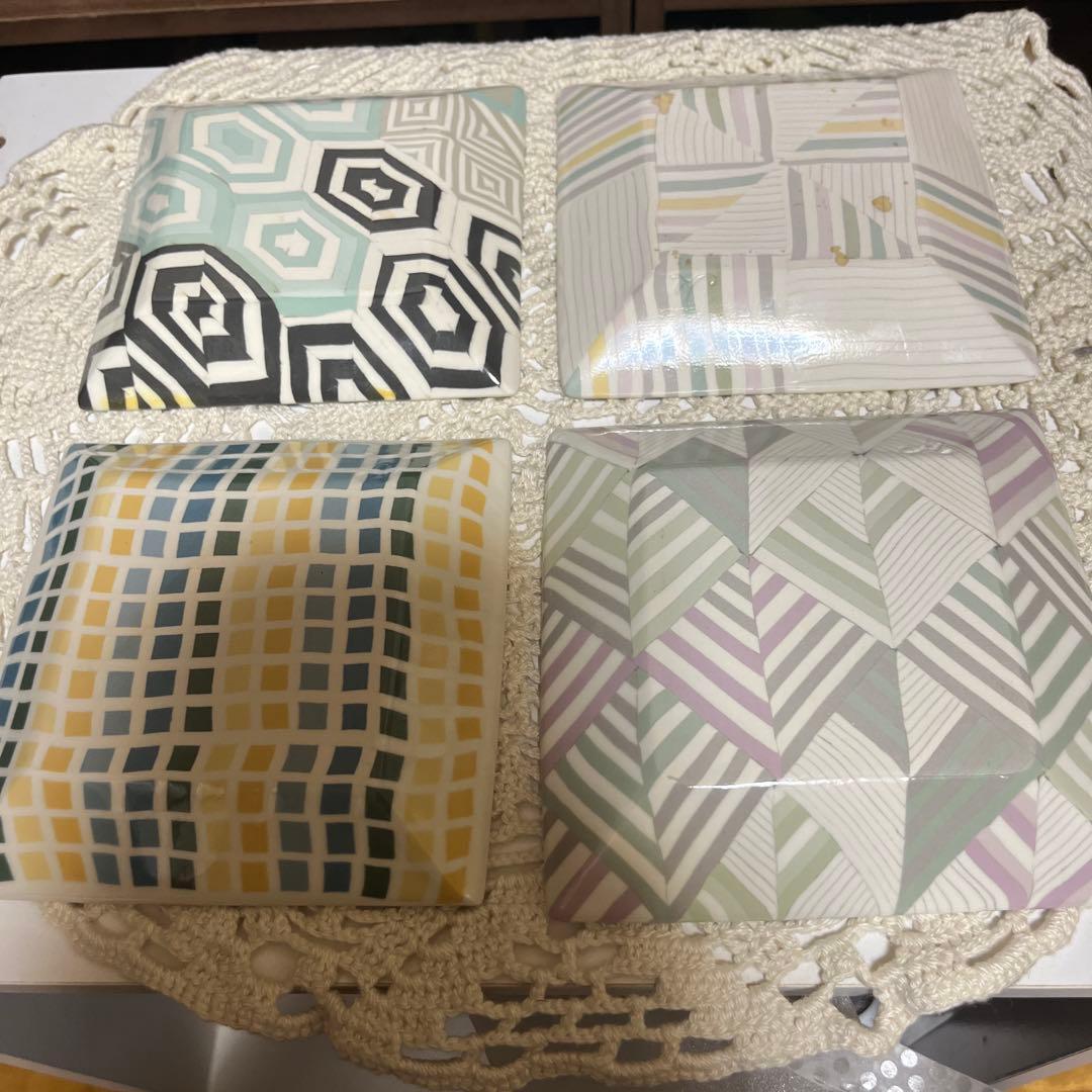 ハラダマホ　練り上げ　幾何学模様の皿4枚セット