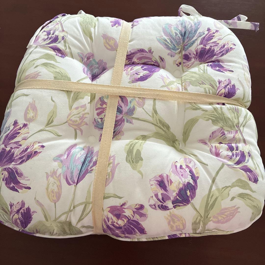 ローラアシュレイ　クッションシート　座布団