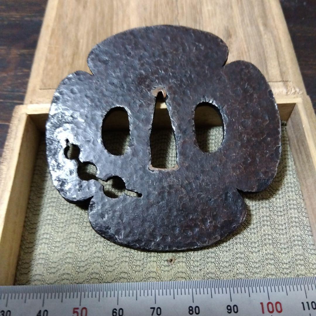 【値下げ】鍔　木瓜形　串団子透かし　打目地模様　明珍派？　桃山〜江戸？　美品