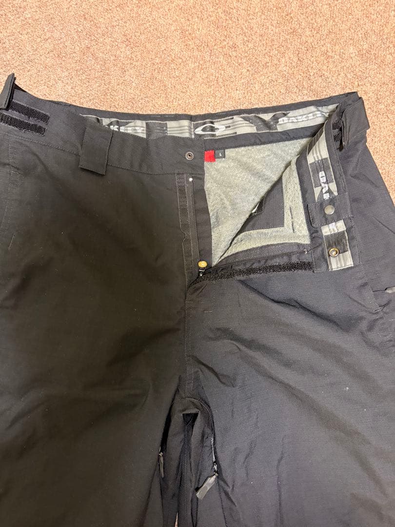 Oakley スキーウェア 黒/グレー 迷彩柄