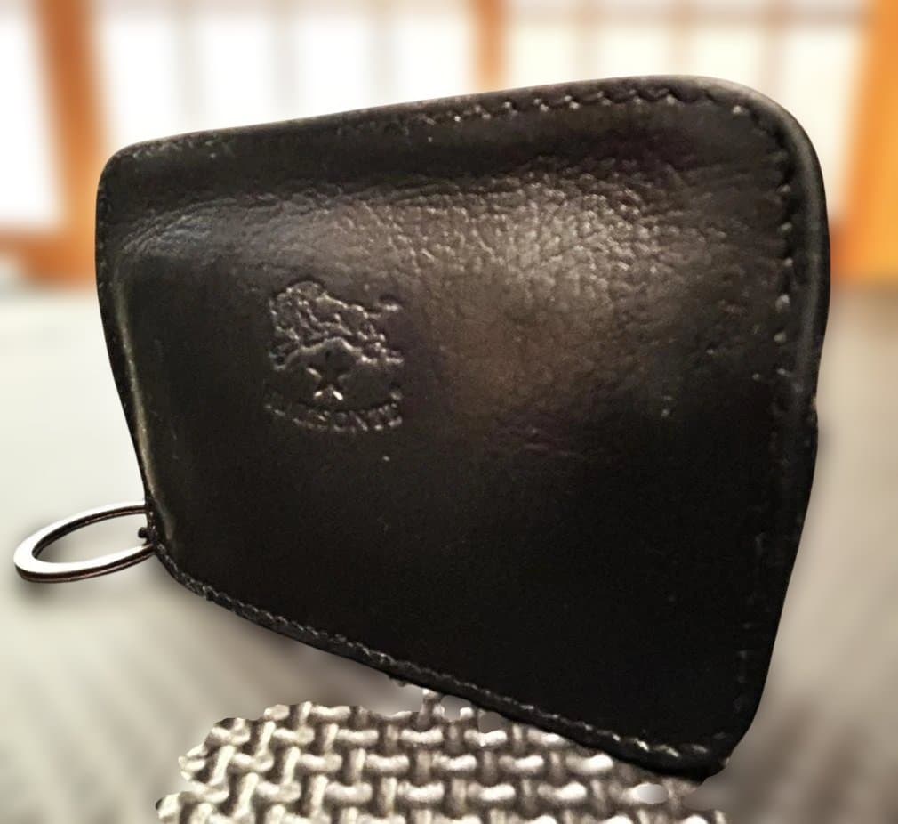 IL BISONTE 黒 レザー ケース