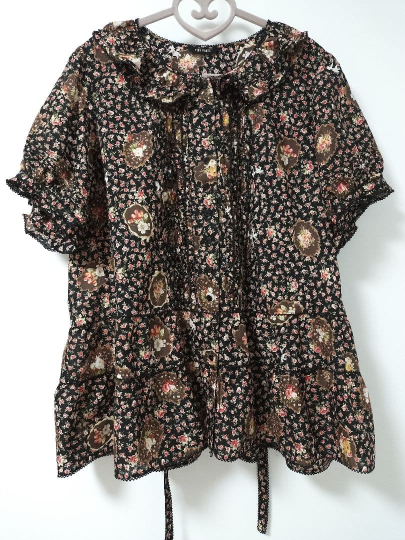 PINK HOUSE　ピンクハウス　チュニック 黒地✕小花柄　4Lサイズ